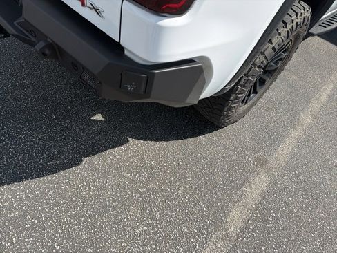 Used 2023 GMC Sierra 1500 AT4X image 22