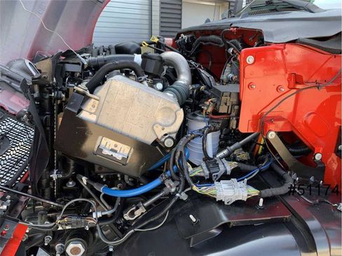 Used 2016 Ford F650 2WD Crew Cab Super Duty image 15