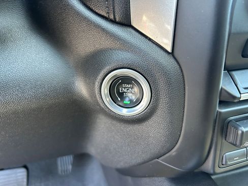 Used 2019 Chevrolet Silverado 1500 LT Trail Boss AWD/4WD image 18