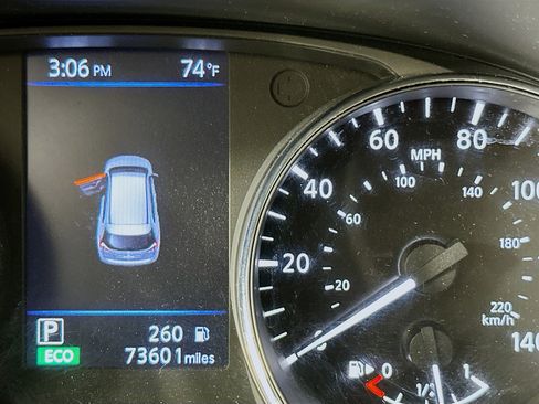 Used 2020 Nissan Rogue S FWD image 19