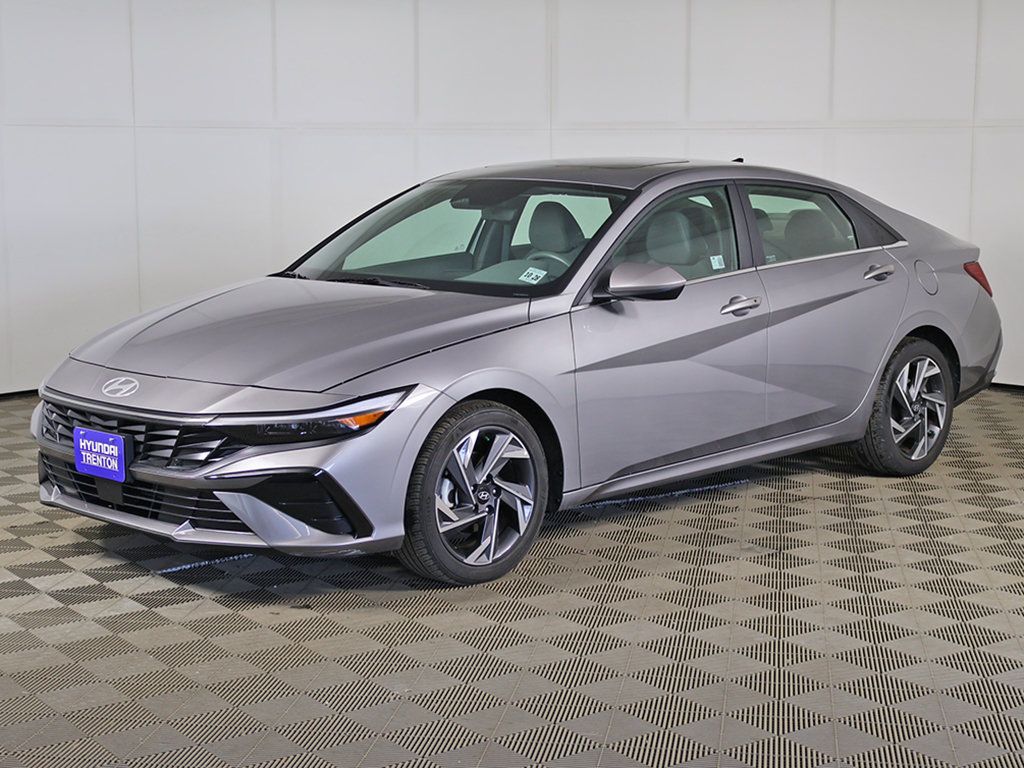 Certified 2024 Hyundai Elantra SEL w/ Convenience Package FWD image 9