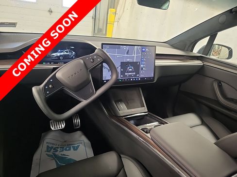 Used 2023 Tesla Model X Standard Range image 6