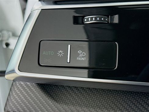 New 2025 Audi RS Q8 performance image 10