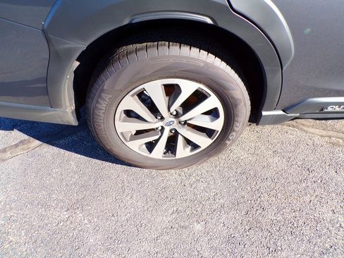 Certified 2025 Subaru Outback Premium image 7