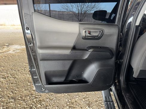 Used 2021 Toyota Tacoma SR w/ SR Convenience Package image 25