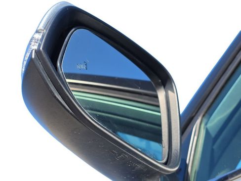 Used 2024 Toyota Highlander LE image 18