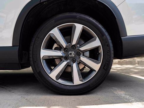 Used 2023 Honda Pilot Touring image 15