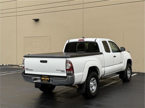 Used 2014 Toyota Tacoma PreRunner image 7