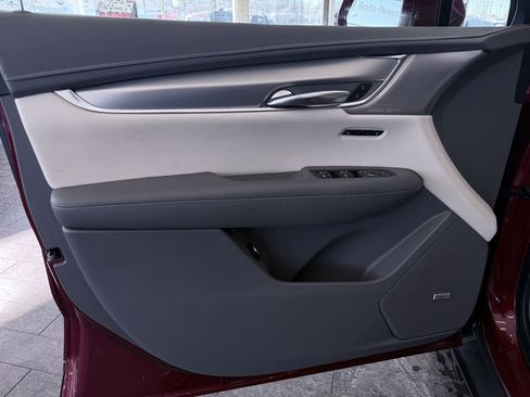 Used 2020 Cadillac XT5 Premium Luxury image 16