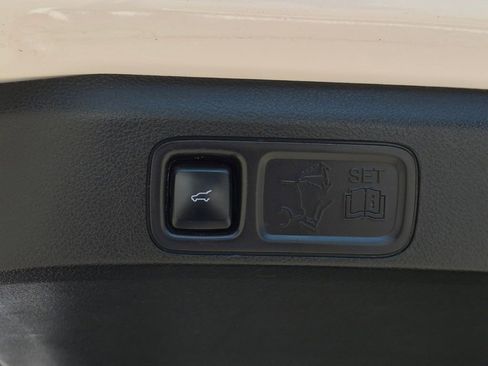 Used 2019 Ford Expedition Limited w/ Equipment Group 303A image 9