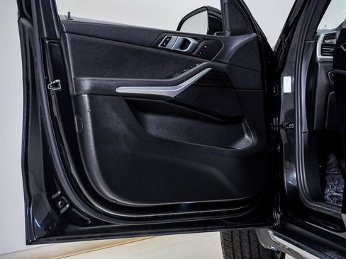 Used 2020 BMW X5 xDrive40i w/ Premium Package image 26