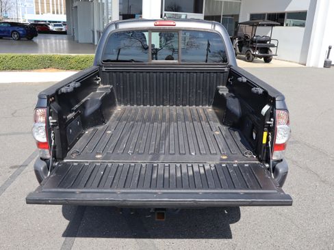 Used 2015 Toyota Tacoma PreRunner w/ TRD Sport Package image 13