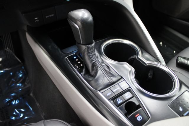 Used 2019 Toyota Camry XLE FWD image 14