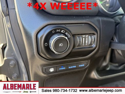 Used 2022 Jeep Wrangler Unlimited Sahara image 18