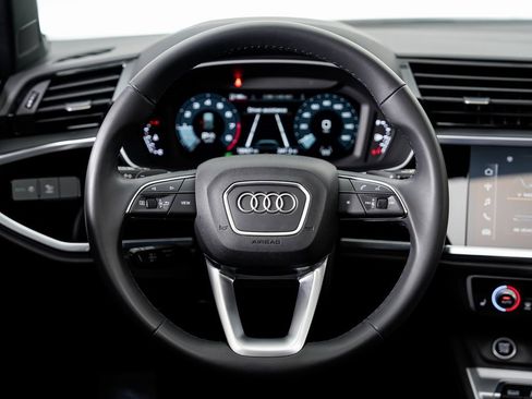 Used 2023 Audi Q3 2.0T Premium Plus w/ Premium Plus Package image 19