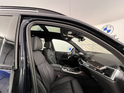 Used 2025 BMW X7 M60i w/ Executive Package image 19