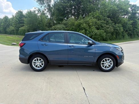 Used 2024 Chevrolet Equinox LS w/ LPO, Floor Liner Package FWD image 10