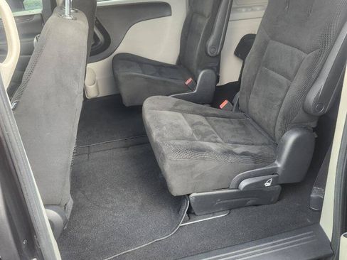 Used 2016 Dodge Grand Caravan SE w/ Quick Order Package 29E SE FWD image 14