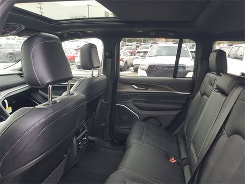 New 2026 Jeep Grand Cherokee Limited AWD/4WD image 10
