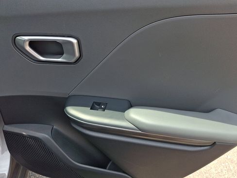 Used 2025 Kia K4 FWD image 14