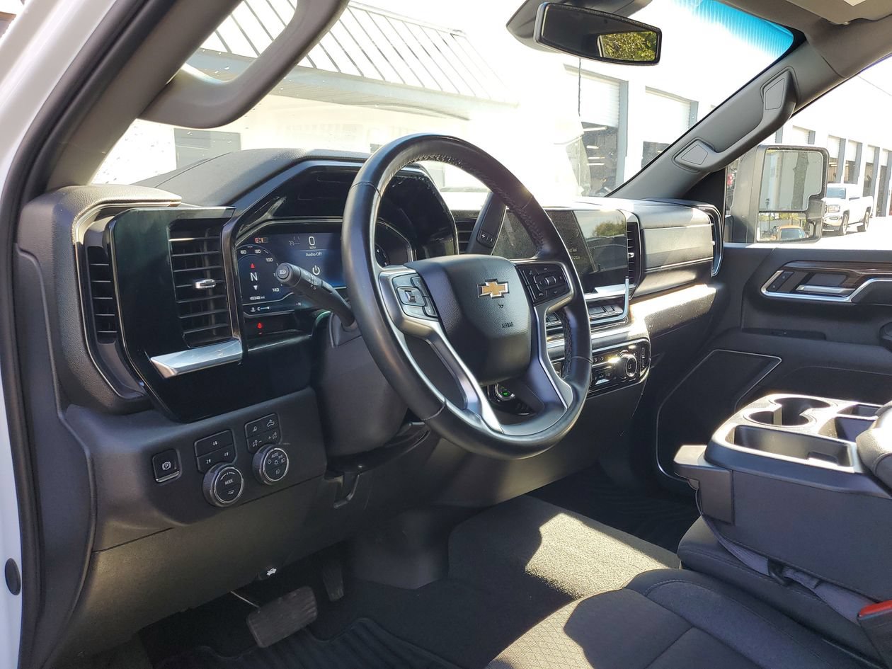 Used 2025 Chevrolet Silverado 3500 LT w/ Safety Package AWD/4WD image 21
