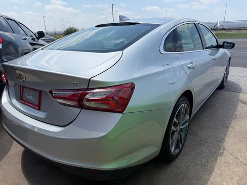Used 2022 Chevrolet Malibu LT FWD image 18