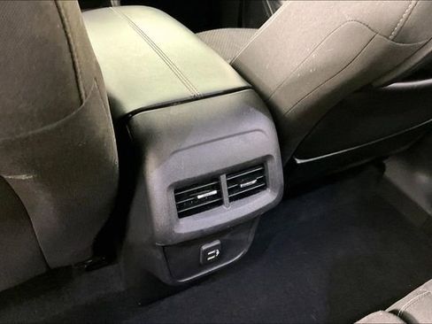 Used 2023 GMC Terrain SLE image 10