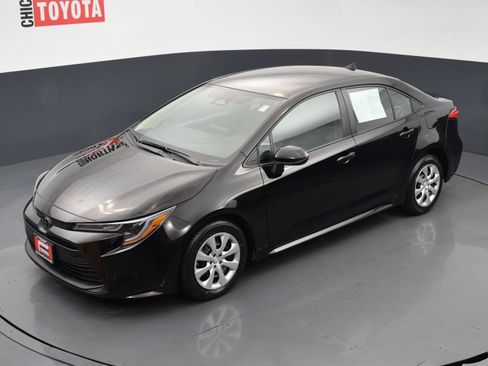 Used 2025 Toyota Corolla LE FWD image 23