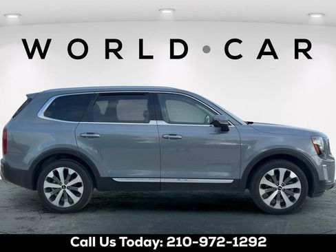 Used 2022 Kia Telluride EX w/ EX Premium Package FWD image 8