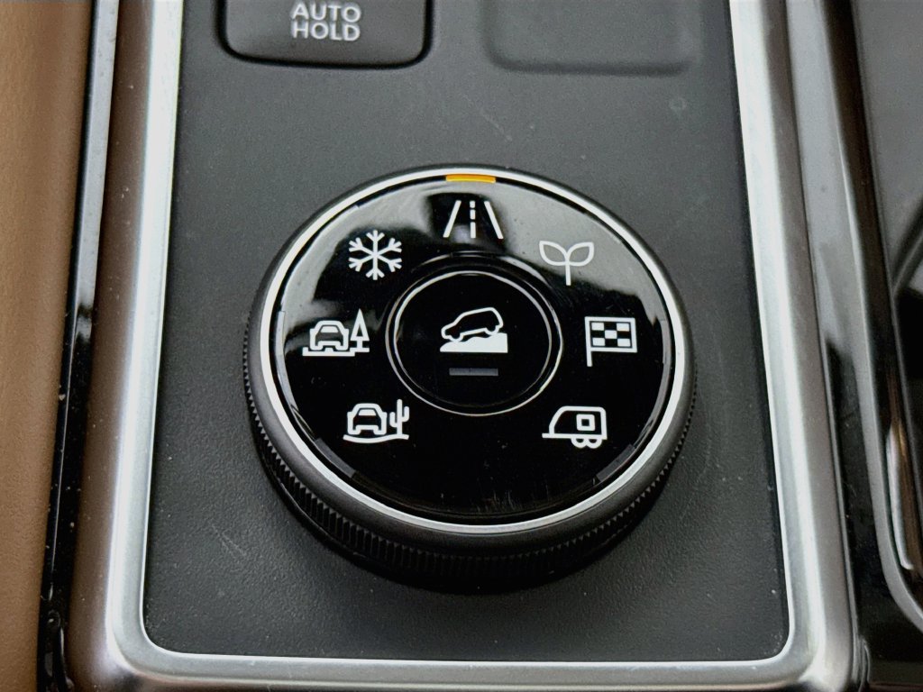 Certified 2026 Nissan Pathfinder Platinum AWD/4WD image 12