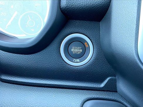 New 2026 RAM 1500 4x4 Crew Cab image 19