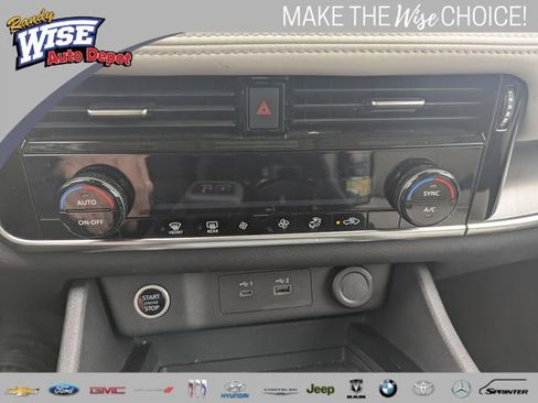 Used 2021 Nissan Rogue SV AWD/4WD image 13
