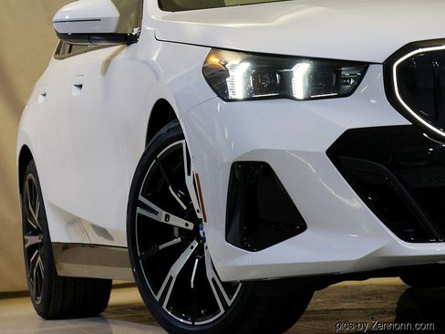 New 2026 BMW 530i xDrive 530i xDrive w/ M Sport Package image 4