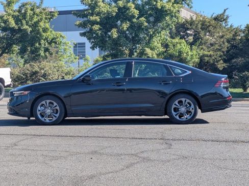 Used 2025 Honda Accord EX-L image 9