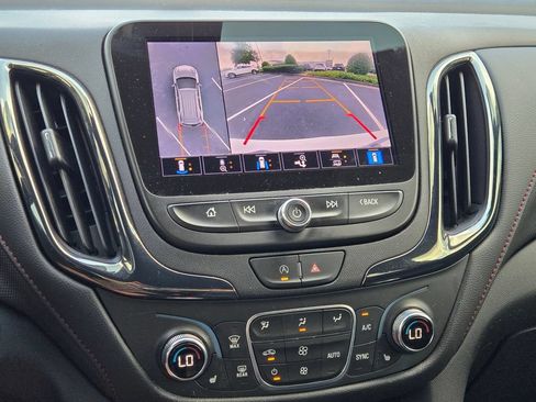 Used 2022 Chevrolet Equinox RS w/ Infotainment Package FWD image 28