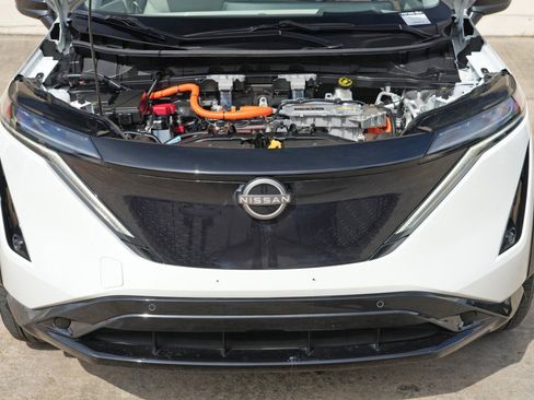 Used 2023 Nissan Ariya AWD image 7