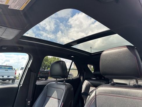 Used 2022 Chevrolet Equinox RS w/ RS Leather Package image 29