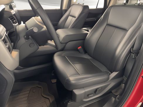 Used 2022 Ford Expedition XLT RWD image 5