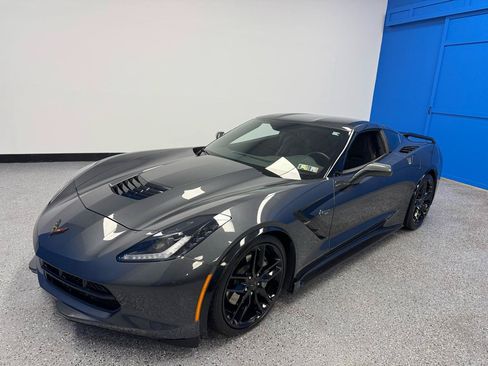 Used 2018 Chevrolet Corvette Stingray Coupe w/ Carbon Flash Badge Package RWD image 26