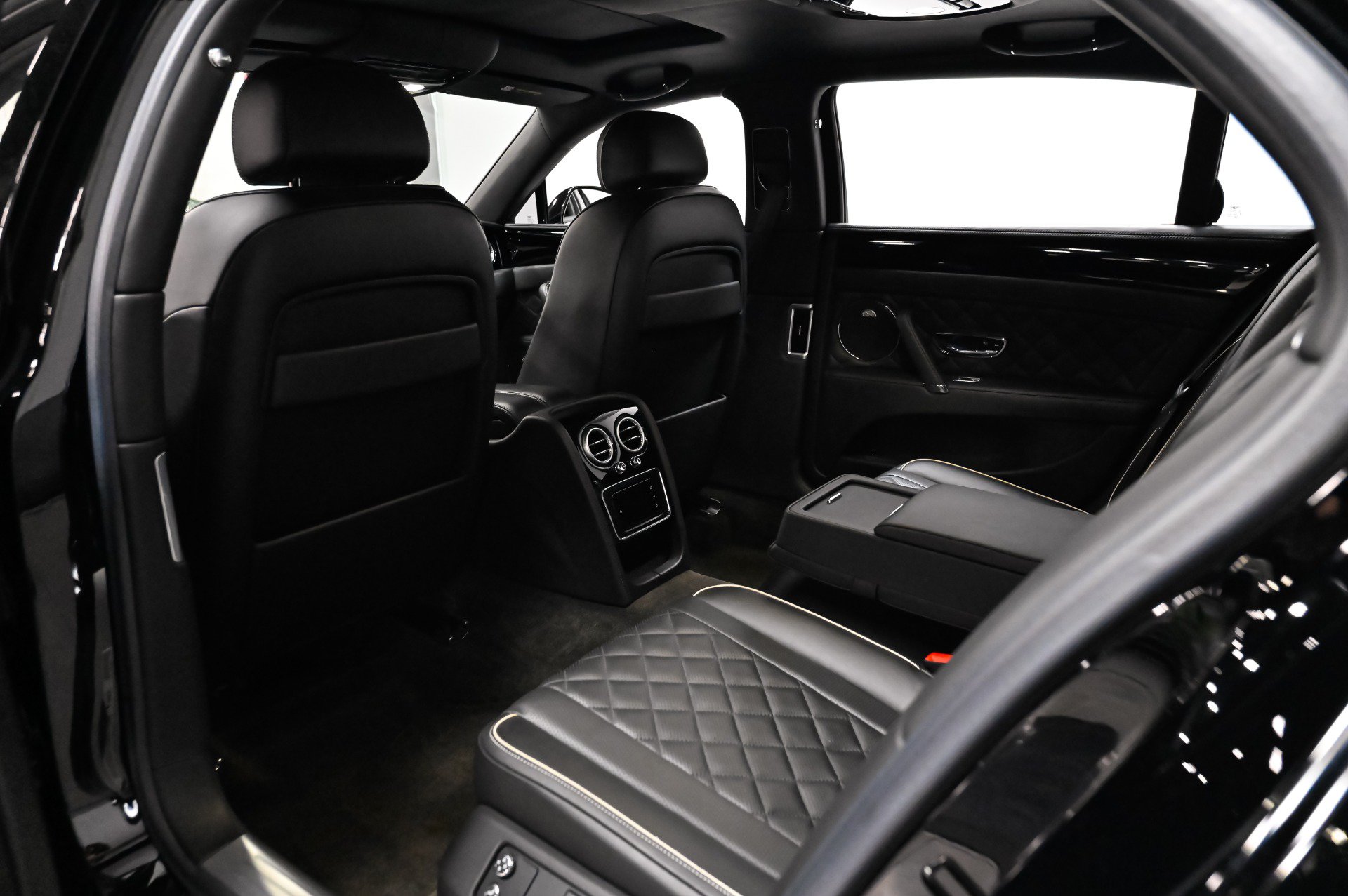 Used 2017 Bentley Flying Spur S V8 AWD/4WD image 50