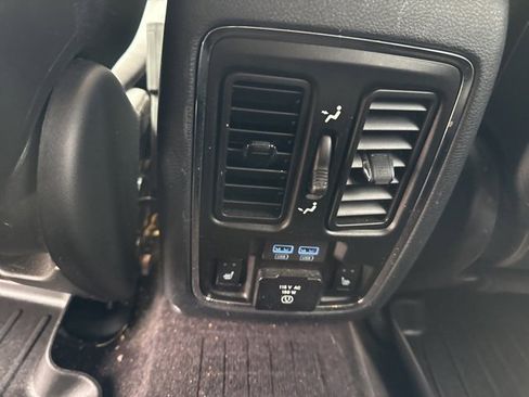 Used 2018 Jeep Grand Cherokee Limited image 14