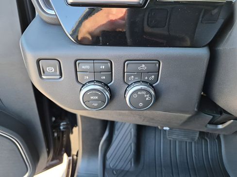 New 2026 GMC Sierra 1500 SLE image 32