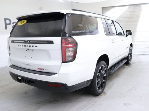 Used 2024 Chevrolet Suburban RST w/ Luxury Package image 8