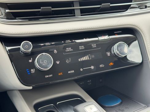 New 2027 INFINITI QX60 Luxe w/ Family Package FWD image 19