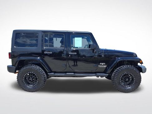 Used 2018 Jeep Wrangler Unlimited Sahara w/ Connectivity Group AWD/4WD image 10