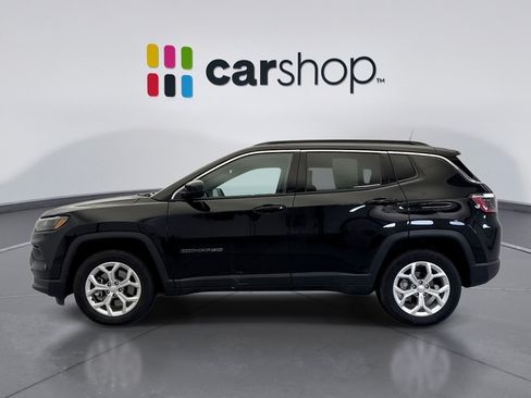 Used 2024 Jeep Compass Latitude AWD/4WD image 2