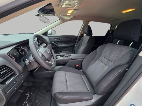New 2026 Nissan Rogue SV w/ Cold Weather Package AWD/4WD image 18