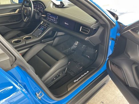 Used 2022 Porsche Taycan Turbo S w/ Premium Package image 29