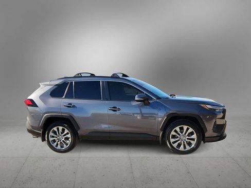 Used 2023 Toyota RAV4 XLE Premium image 9