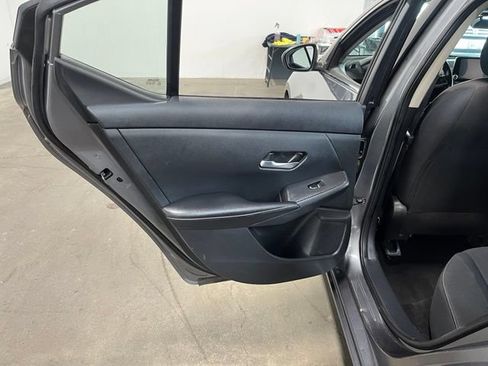 Used 2022 Nissan Sentra SV FWD image 19